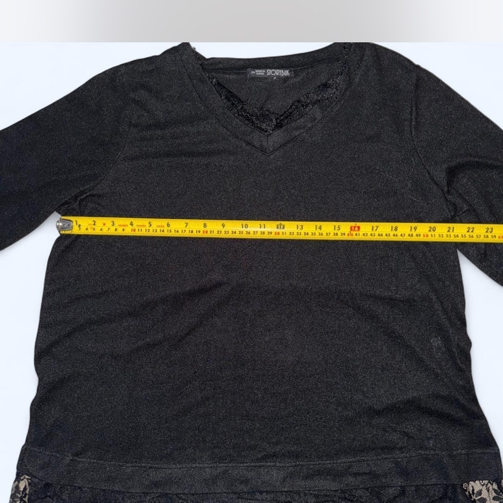 Black V-Neck Blouse - Picture 5 of 5